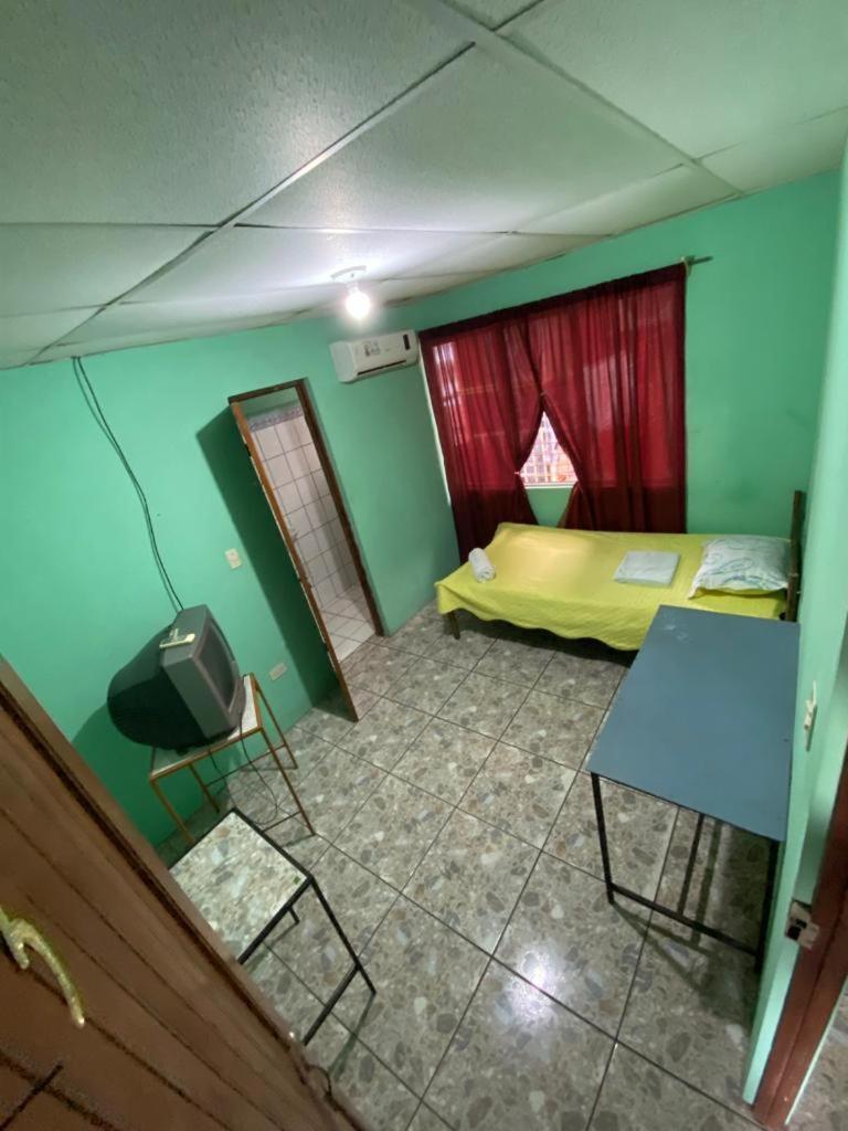 Hospedaje Catalinass Liberia Værelse billede